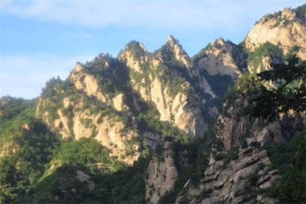 浙江十大高峰排行榜：龙王山上榜，第一是黄茅尖插图1