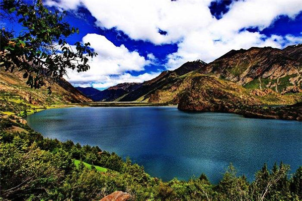 昌都十大风景名胜排名：三色湖上榜，然乌湖第三插图5
