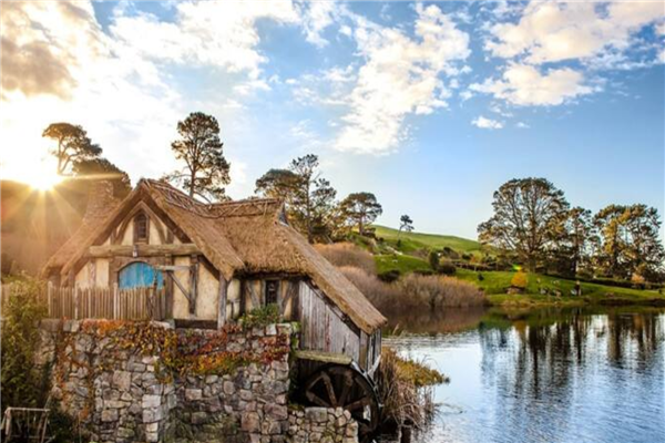 新西兰旅游必去的景点排名 皇后镇景色优美奥克兰繁华热闹插图2