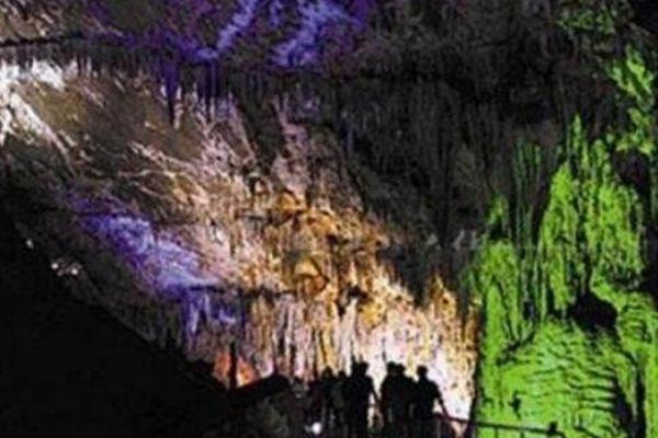 重庆抖音热门景点:鬼洞上榜，第一名集餐饮娱乐景观与一体插图2