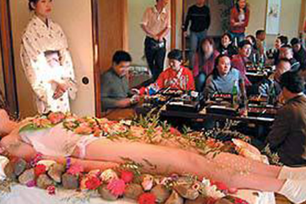 全球十大重口味餐厅:可怕，每一个都足以刷新你的三观！插图1