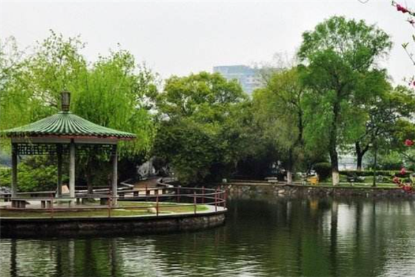 南昌十大人少好玩的景点：绳金塔上榜，第七有大量盆景插图8