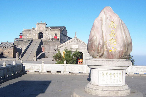 湖南旅游必去十大景点 岳阳楼上榜,天门山风景一绝插图1