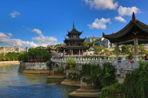 贵阳十大最值得去的景点：甲秀楼上榜，第三杜鹃花海插图7