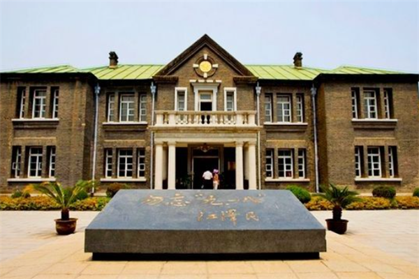 长春十大最好玩的景点：御龙温泉上榜，第二有众多雕塑插图