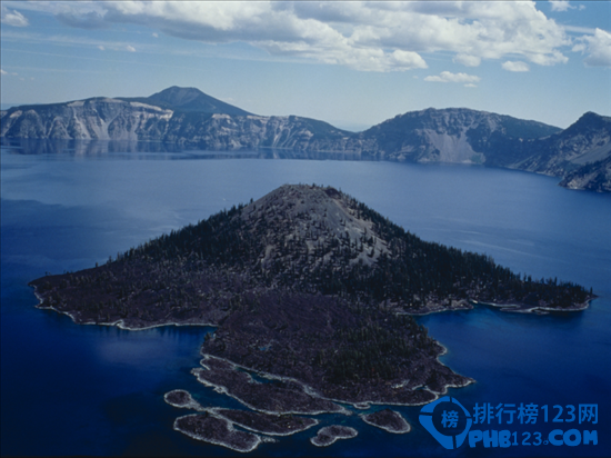 世界十大震撼人心的高山湖排行榜插图3