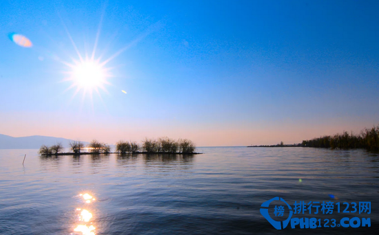 一定要带爱人同去的云南十大旅游地 春光正好爱心萌动插图2