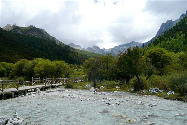 中国十大最美天路 塔克拉玛干沙漠公路路边全是沙漠插图7