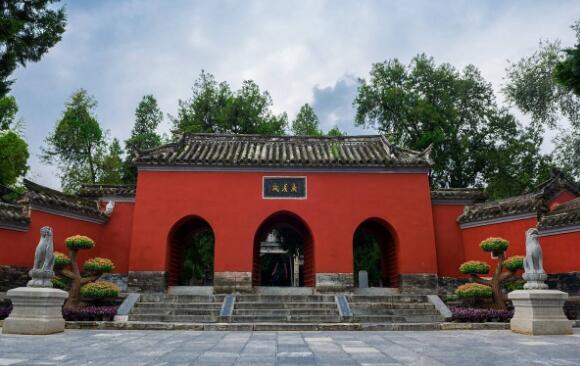 南阳好玩的地方排行榜 卧龙岗必游，武侯祠是人文景点的代表插图