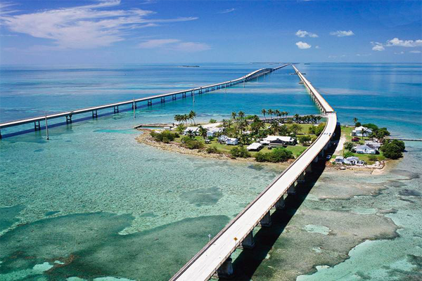 美国十大小镇 风景秀美， 第2名还曾是黑胡子海岛的大本营插图