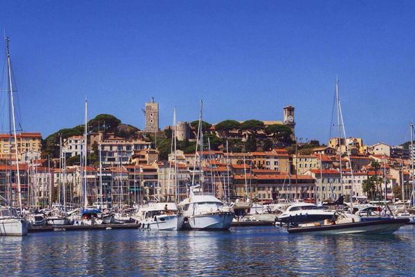 法国南部十大小镇：鲁西永像红宝石,戈尔德入选全球十大插图8