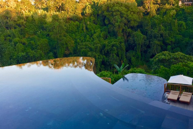 全球十大泳池排行榜 与大海相连的泳池，带给你别样的视觉体验插图2