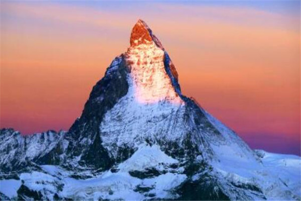 世界十大最美丽的山峰 看樱花必去富士山,你最不想错过哪座插图