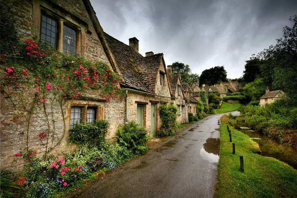 英国十大小镇 带你领略别样的英伦风情，第一被称吸血鬼之乡插图6