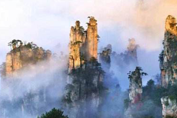 湖南十大爬山好去处排行榜:第一名被评为中国最美丹霞地貌插图6