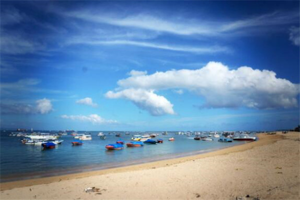 巴厘岛好玩的十大景点 库塔海滩上榜，蓝梦岛超梦幻插图8