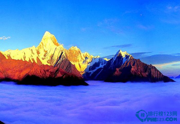 中国最美的十大山峰排行榜插图1