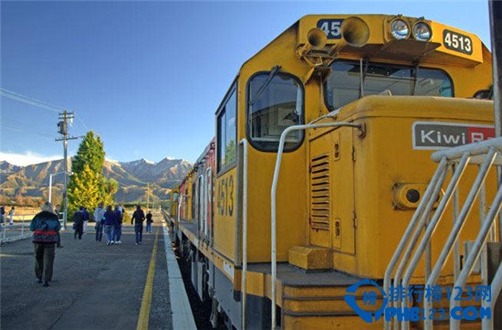 全球最美的8条火车观光路线排行榜插图3