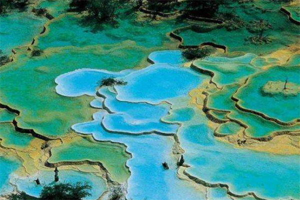 九寨沟景区十大主要景点：五花海上榜，第八是钙化瀑布插图