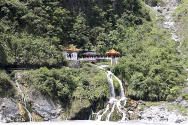 台湾八大旅游景点 西门町/日月潭你都去过吗插图4