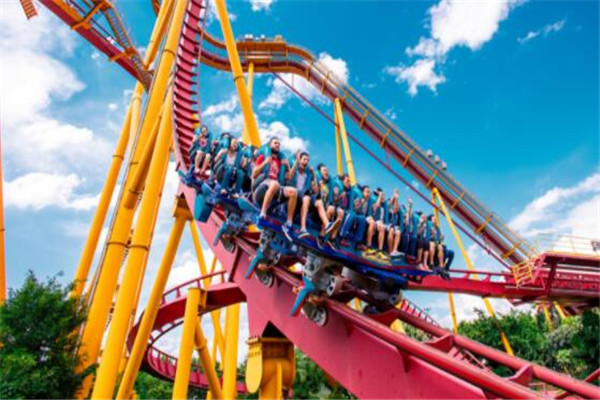 世界十大最大的游乐场 第九过山车很刺激,乐天世界是城中之城插图9