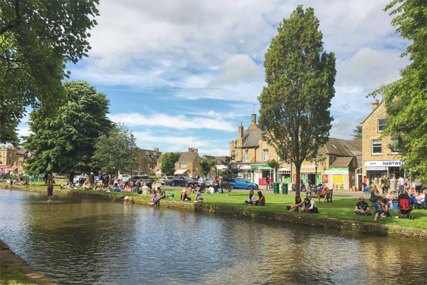 英国十大小镇 带你领略别样的英伦风情，第一被称吸血鬼之乡插图8