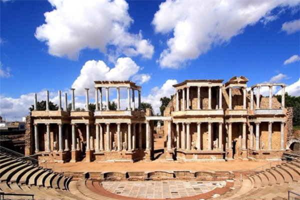 西班牙十大名胜古迹：帕尔马大教堂上榜，第十有哥伦布的棺椁插图8