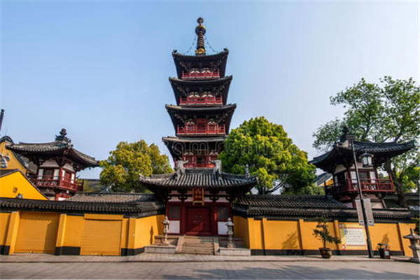中国十大著名寺庙 灵隐寺排第三，嵩山少林寺肯定上榜插图5