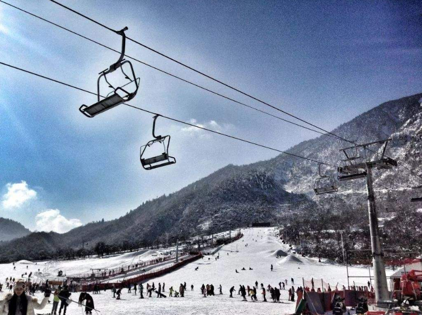 中国十大滑雪胜地排行榜：成都西陵雪山滑雪场上榜，北京有两处插图5