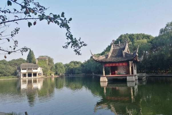 绍兴十大最受欢迎的景点：兰亭景区上榜，它是鲁迅故居插图2