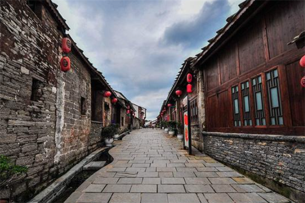 安顺十大风景名胜排行榜：天龙屯堡上榜，瀑布较多插图9