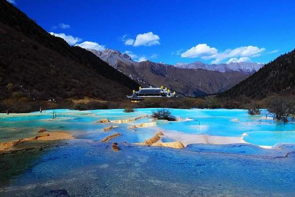 国内适合9月份出游去玩的景点 九寨沟人间天堂黄龙人间瑶池插图4