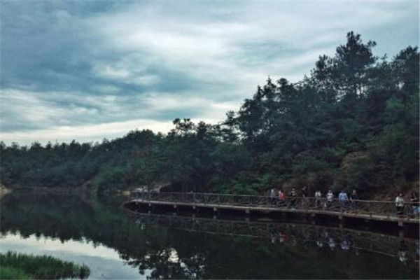 岳阳最好玩的地方推荐 岳阳好玩的地方排行榜插图2