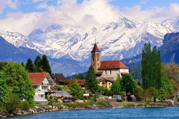 瑞士十大最受欢迎的景点：少女峰上榜，它是为纪念战士而建插图5