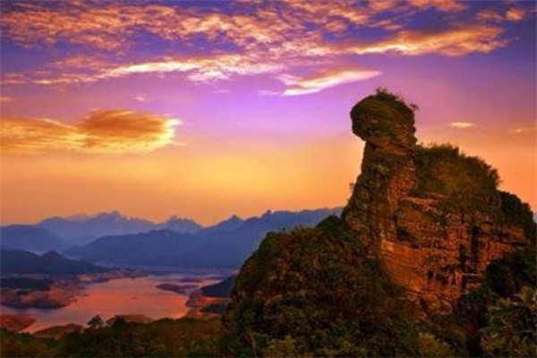 广西十大高峰排行榜：大容山上榜，第一形状像猫咪插图