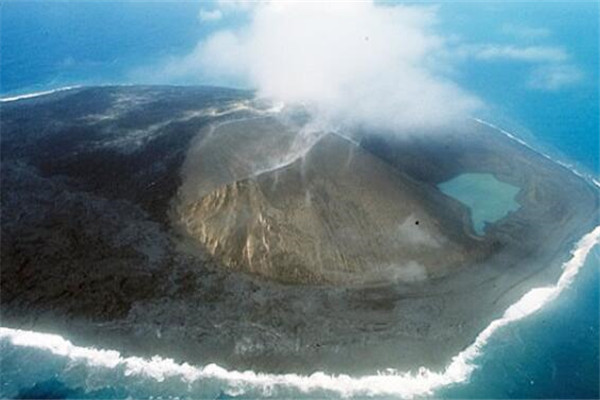 世界十大奇观美景 下龙湾上榜，伊瓜苏瀑布是魔鬼的喉咙插图2