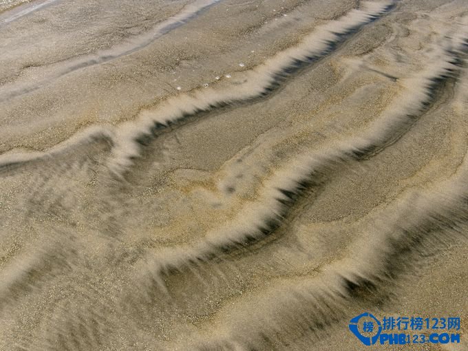 全球最美的十大彩色沙滩排行榜插图2