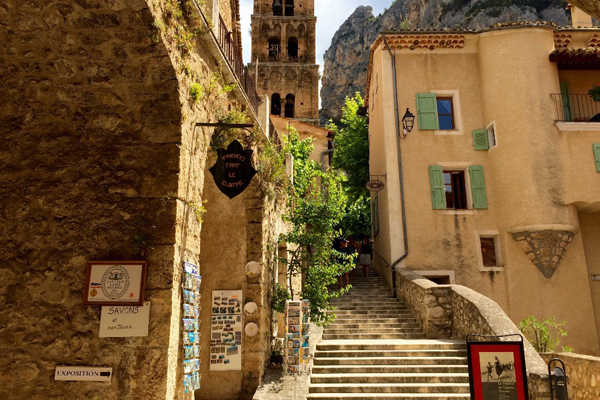 法国南部十大小镇：鲁西永像红宝石,戈尔德入选全球十大插图3