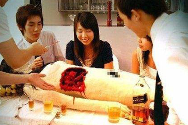 全球十大重口味餐厅:可怕，每一个都足以刷新你的三观！插图