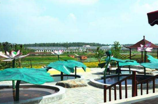 吉林十大冬季好去处排行榜：雾凇岛上榜，第三最美(红得耀眼)插图6