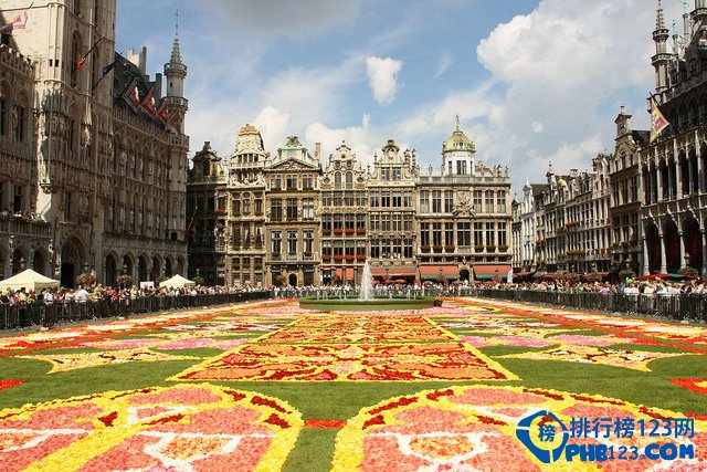全球最著名的14座城市广场排行榜插图4