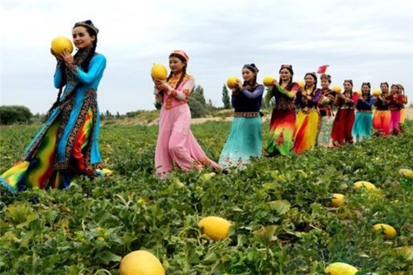 哈密十大旅游景点：寒气沟上榜，第十可以垂钓和烧烤插图9