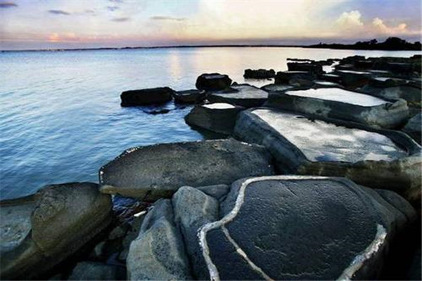 昌都十大风景名胜排名：三色湖上榜，然乌湖第三插图9