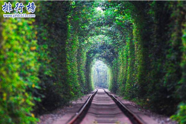 盘点世界十大仙境：没看过天空之镜不足以谈旅游插图2