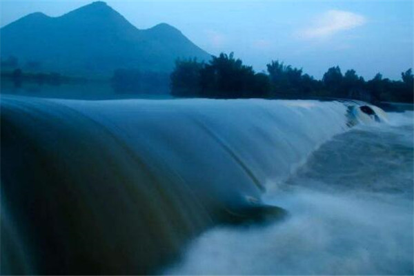 崇左最好玩的地方推荐 崇左好玩的地方排行榜插图4