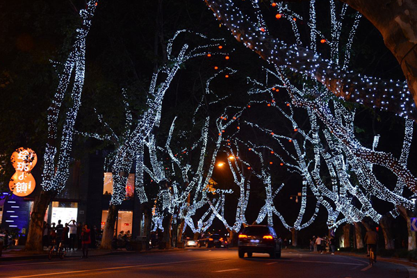 抖音上郑州最火的地方top10：德化街/蹦床公园上榜，快打卡插图