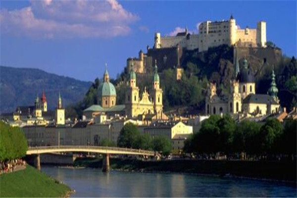 世界十大最适合单人旅行的地方 不丹上榜，拿起行囊说走就走插图9