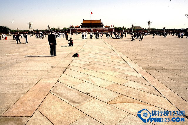 全球最著名的14座城市广场排行榜插图7