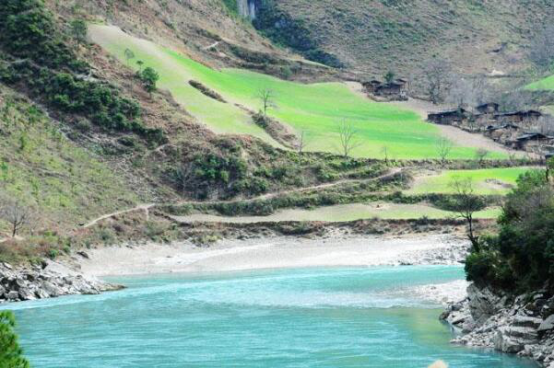 中国十大即将消失的美景 怒江大峡谷第三,第八已人去楼空插图2