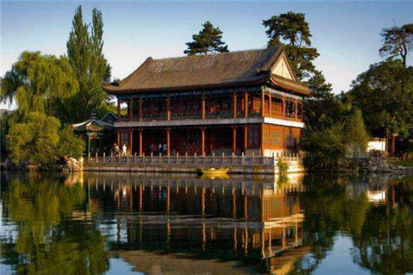 中国十大夏季旅游胜地：九寨沟美轮美奂，第一皇帝也待过插图